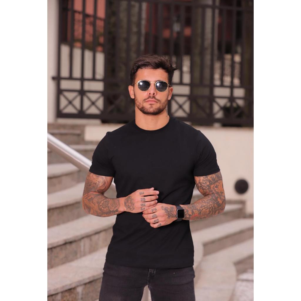 Camiseta Masculina Preta Lisa Básica 100% Algodão Premium — Moda Masculina