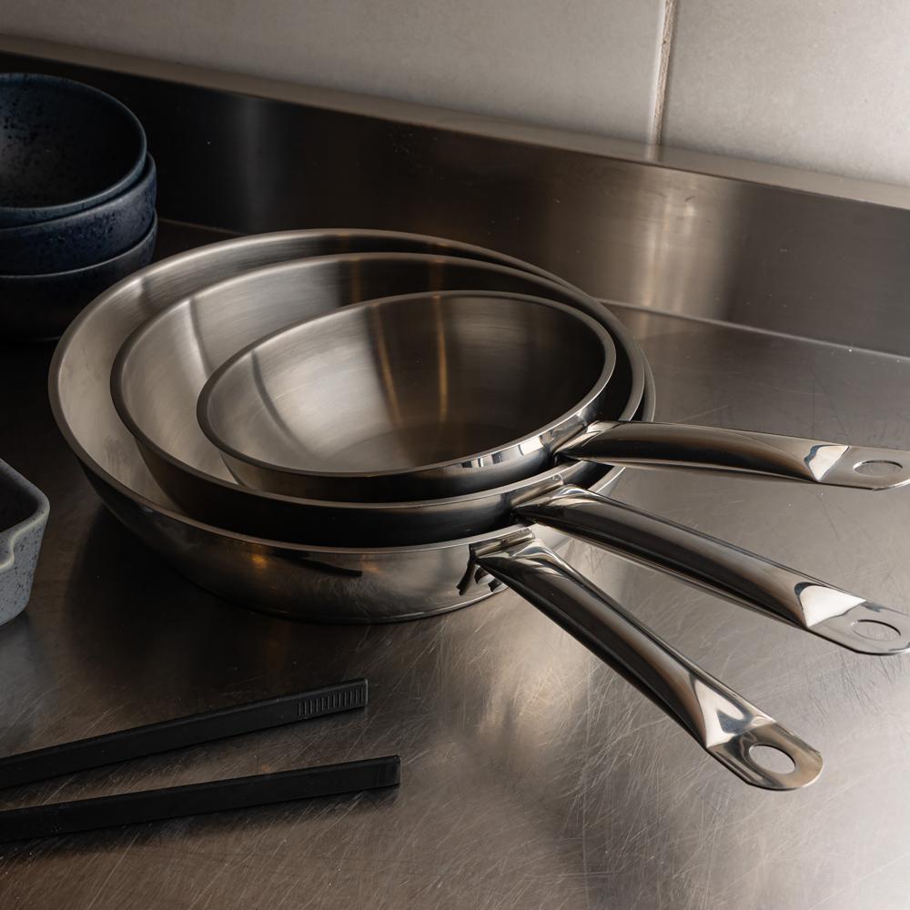 Frigideira Profissional Indução Fundo Triplo 26cm Aço Inox