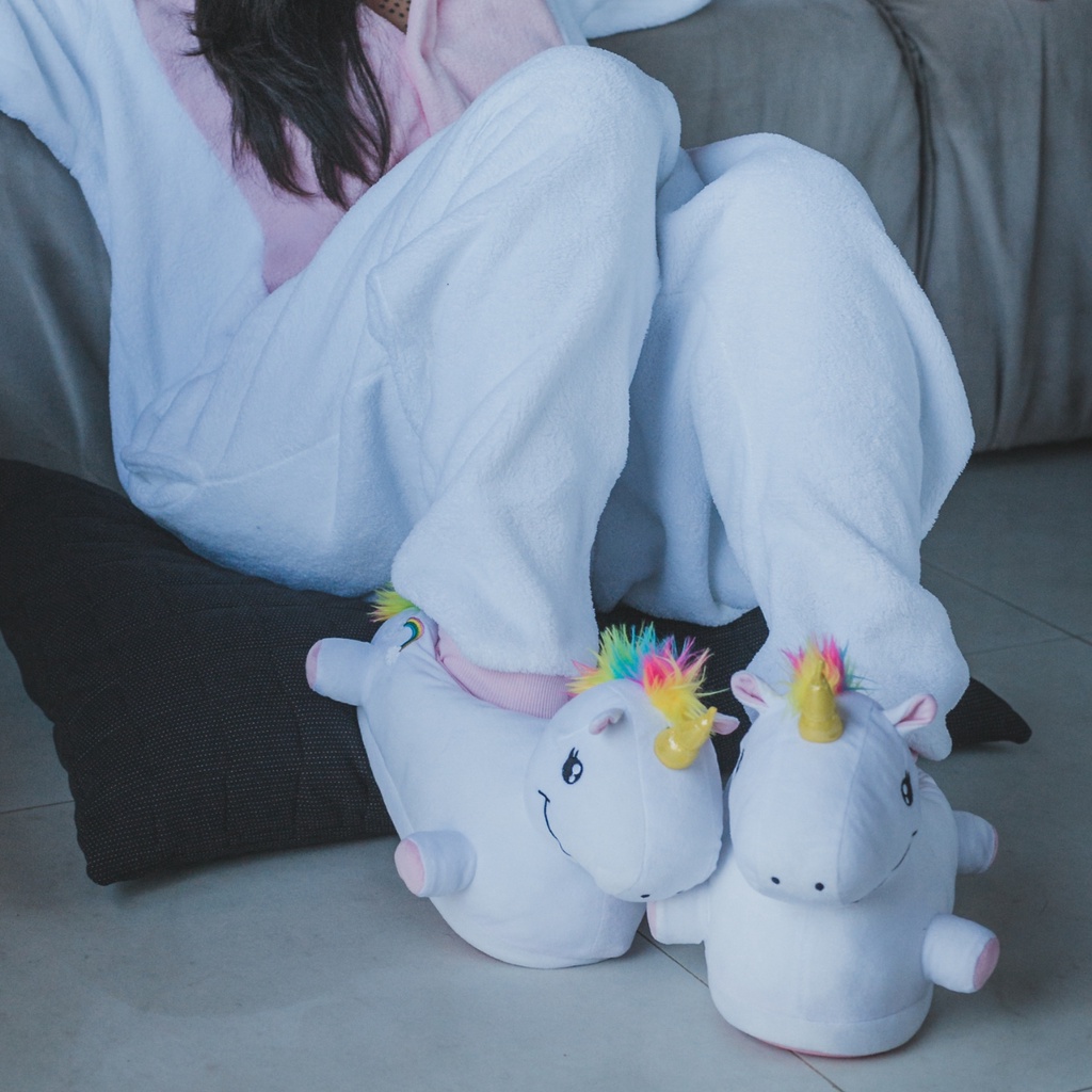 Pantufa 3D Unicórnio Importway com Cheirinho de Chiclete Pelúcia